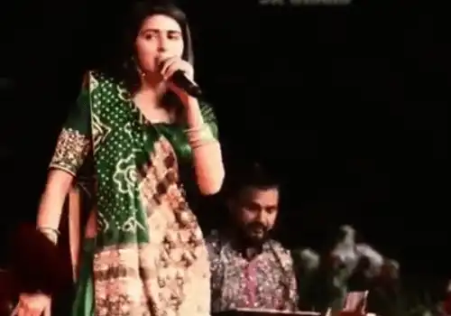 Cycle Mari Sonani Navratri-Status