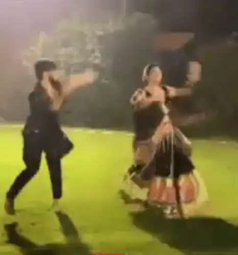 Dandiya Couple Garba Navratri-Status