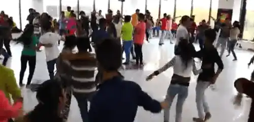 Gori Radha Ne Koro Kaan Navratri-Status