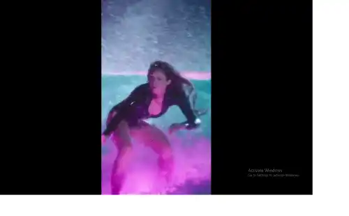 Shakira Dont Wait Up English Video Status