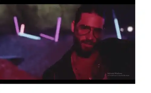 Shakira Muluma clandestino English Video Status